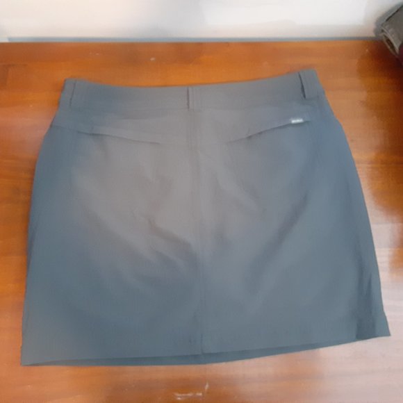 Eddie Bauer Dark Smoke Gray or Stone Adventure Skort - Picture 16 of 16